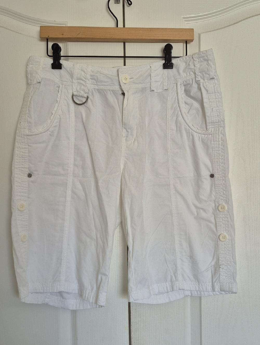 Nicole Miller White Capris with Button Trim